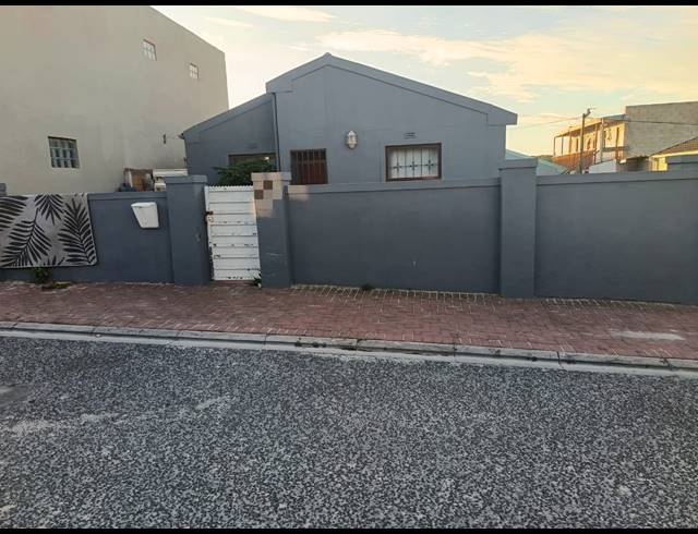3 BEDROOM FREEHOLD FOR SALE IN ILITHA PARK